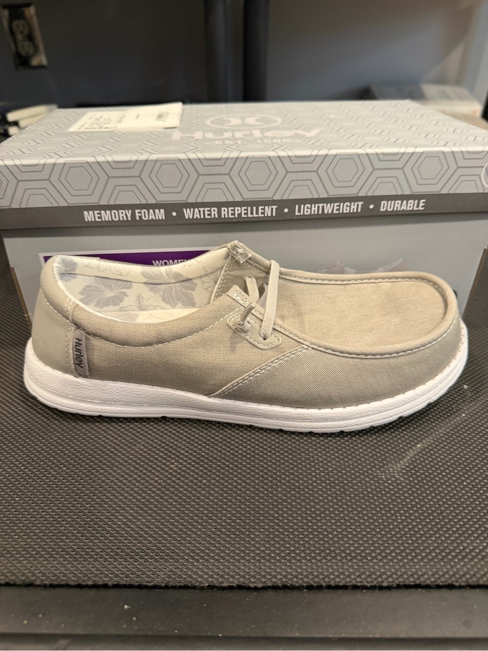 Hurley women’s OJAI Slip On Boat Shoes Taupe Canvas Size 8 M US